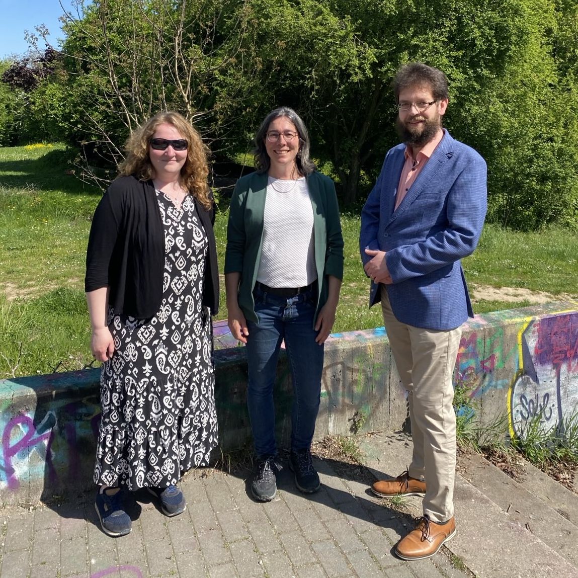 Sina Scherer (Vorsitzende VG-Beirat für Inklusion), Christina Bitz (Fraktionsvorsitzende der GRÜNEN im VG-Rat) und Dr. Thomas Tietze. Fotos: Christina Bitz Sina Scherer (Vorsitzende VG-Beirat für Inklusion), Christina Bitz (Fraktionsvorsitzende der GRÜNEN im VG-Rat) und Dr. Thomas Tietze. Fotos: Christina Bitz